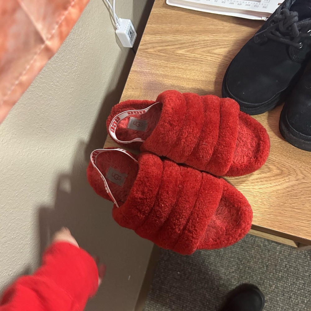 ugg slides